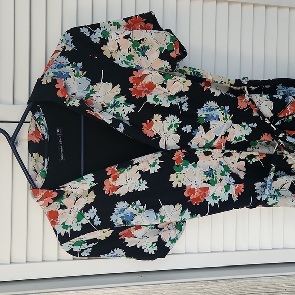 Abercrombie & Fitch Black Floral Romper XS - Picture 4 of 6
